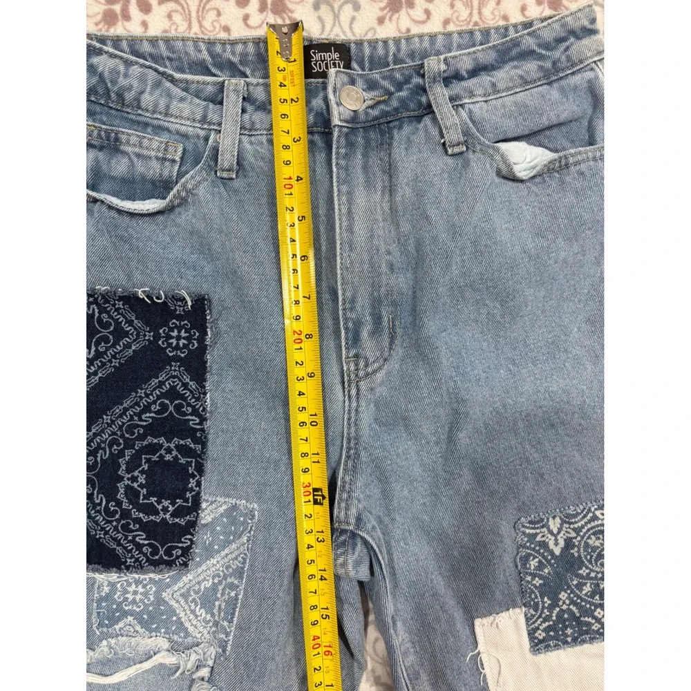 Simple Society Patchwork Distressed Mom Jeans Blue Bandana Paisley Size 9/29